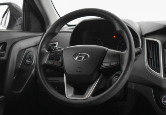 Подержанный автомобиль Hyundai Creta 2019 года (14 фото)
