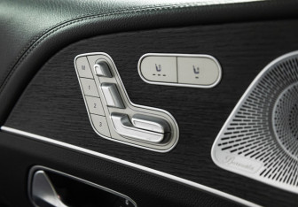 Подержанный автомобиль Mercedes-Benz GLE 2020 года (19 фото)