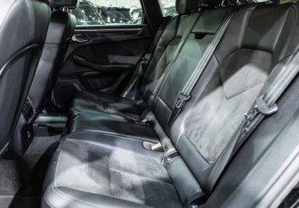 Подержанный автомобиль Porsche Macan 2020 года (19 фото)