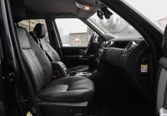 Подержанный автомобиль Land Rover Discovery 2014 года (25 фото)