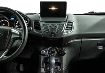 Подержанный автомобиль Ford Fiesta Hatchback 2016 года (14 фото)