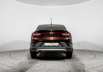 Подержанный автомобиль Renault Arkana 2020 года (6 фото)