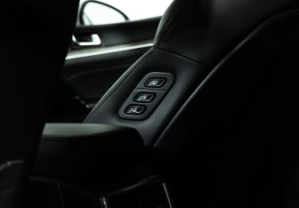Подержанный автомобиль Kia K5 2020 года (24 фото)
