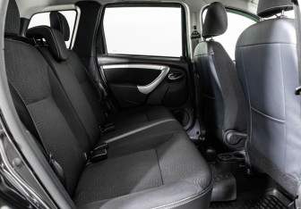 Подержанный автомобиль Nissan Terrano 2019 года (17 фото)