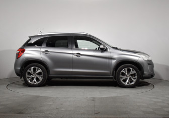 Подержанный автомобиль Citroen C4 Aircross 2012 года (4 фото)