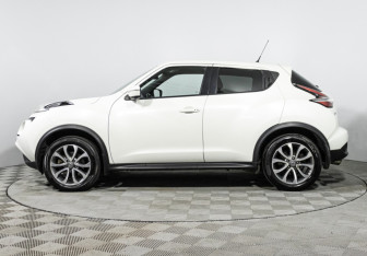 Подержанный автомобиль Nissan Juke 2015 года (8 фото)
