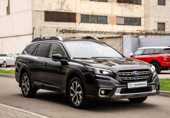 Подержанный автомобиль Subaru Outback Wagon 2022 года (5 фото)