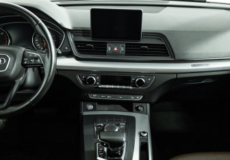 Подержанный автомобиль Audi Q5 2017 года (14 фото)