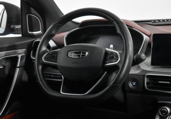 Подержанный автомобиль Geely Coolray 2022 года (15 фото)