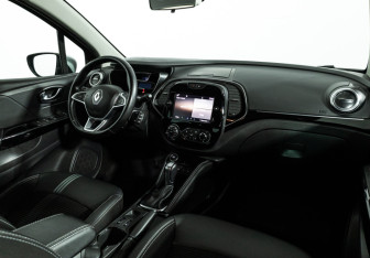 Подержанный автомобиль Renault Kaptur 2022 года (9 фото)