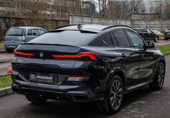 Подержанный автомобиль BMW X6 2019 года (6 фото)