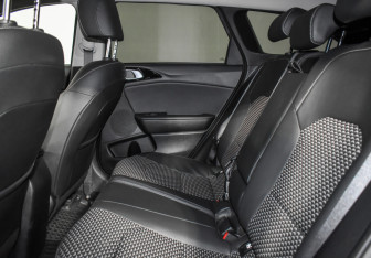 Подержанный автомобиль Kia Ceed Wagon 2022 года (13 фото)