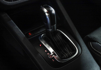 Подержанный автомобиль Volkswagen Scirocco 2011 года (14 фото)