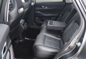 Подержанный автомобиль Changan UNI-K 2024 года (27 фото)