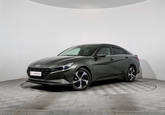 Подержанный автомобиль Hyundai Elantra Sedan 2021 года (1 фото)