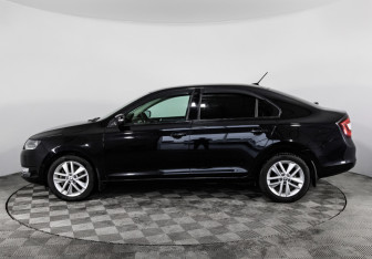 Подержанный автомобиль Skoda Rapid Liftback 2019 года (8 фото)