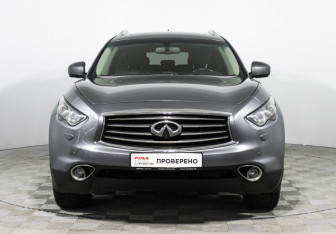 Подержанный автомобиль Infiniti FX 2012 года (2 фото)