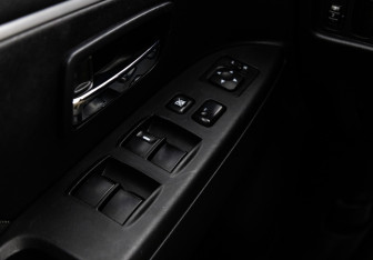 Подержанный автомобиль Mitsubishi ASX 2011 года (13 фото)