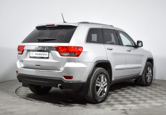 Подержанный автомобиль Jeep Grand Cherokee 2011 года (5 фото)