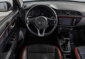 Подержанный автомобиль Kia Rio Hatchback 2020 года (10 фото)