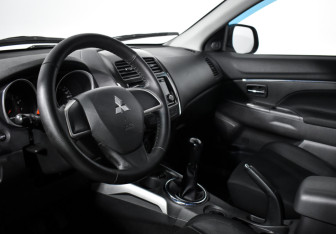 Подержанный автомобиль Mitsubishi ASX 2013 года (9 фото)