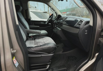 Подержанный автомобиль Volkswagen Caravelle 2019 года (10 фото)