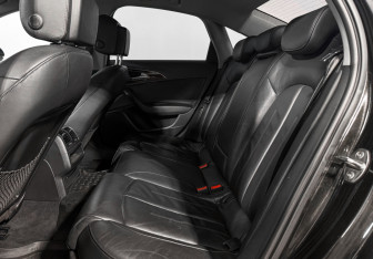Подержанный автомобиль Audi A6 Sedan 2014 года (13 фото)
