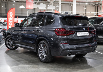 Подержанный автомобиль BMW X3 2019 года (10 фото)