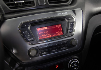 Подержанный автомобиль Kia Rio Sedan 2011 года (17 фото)