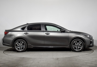 Подержанный автомобиль Kia Cerato Sedan 2021 года (4 фото)