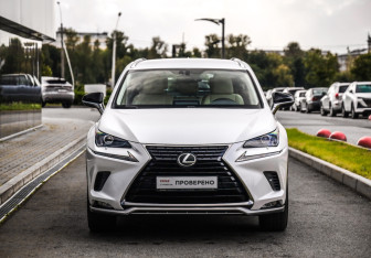 Подержанный автомобиль Lexus NX 2020 года (4 фото)