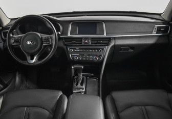 Подержанный автомобиль Kia Optima Sedan 2017 года (14 фото)
