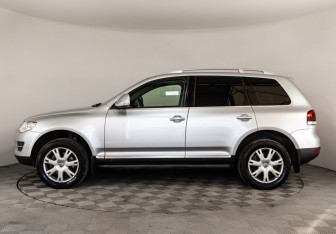 Подержанный автомобиль Volkswagen Touareg 2009 года (8 фото)