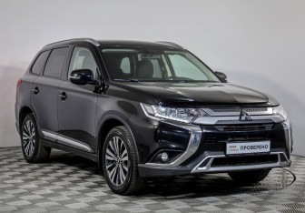 Подержанный автомобиль Mitsubishi Outlander 2019 года (3 фото)