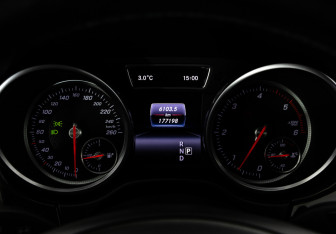 Подержанный автомобиль Mercedes-Benz GLE 2016 года (33 фото)