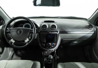 Подержанный автомобиль Chevrolet Lacetti Wagon 2008 года (13 фото)