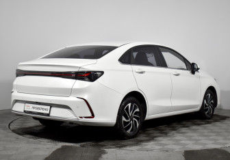 Подержанный автомобиль BAIC U5 Plus 2023 года (5 фото)