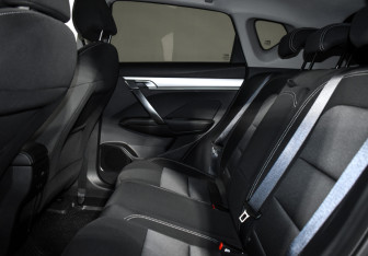 Подержанный автомобиль Geely Coolray 2023 года (12 фото)