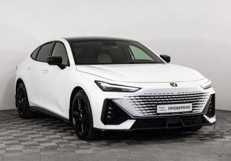 Подержанный автомобиль Changan UNI-V 2023 года (5 фото)