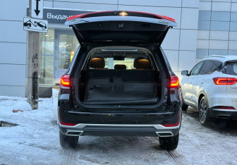 Подержанный автомобиль Changan CS95 2023 года (7 фото)