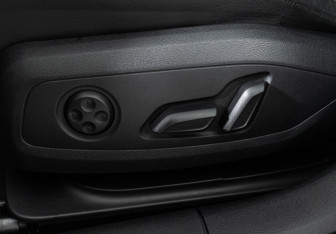 Подержанный автомобиль Audi A4 Sedan 2022 года (15 фото)