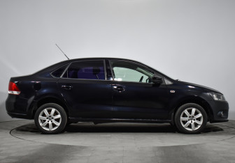 Подержанный автомобиль Volkswagen Polo Sedan 2011 года (4 фото)