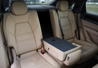 Подержанный автомобиль Porsche Cayenne 2020 года (33 фото)