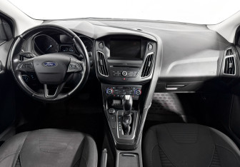 Подержанный автомобиль Ford Focus Sedan 2016 года (15 фото)