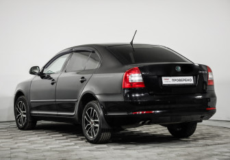 Подержанный автомобиль Skoda Octavia Liftback 2012 года (7 фото)