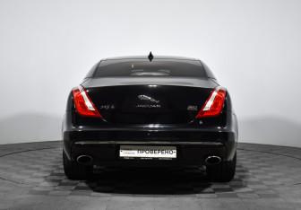 Подержанный автомобиль Jaguar XJ 2016 года (27 фото)