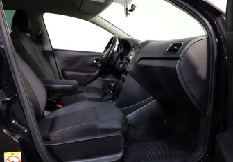 Подержанный автомобиль Volkswagen Polo Sedan 2018 года (22 фото)