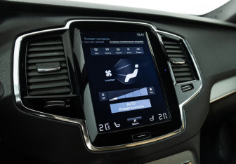 Подержанный автомобиль Volvo XC90 2017 года (19 фото)