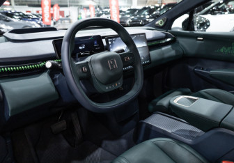 Подержанный автомобиль Zeekr X 2023 года (16 фото)