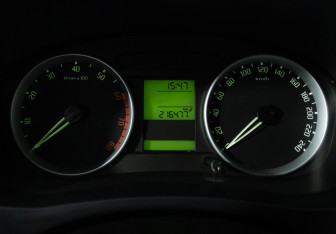 Подержанный автомобиль Skoda Fabia Hatchback 2009 года (17 фото)